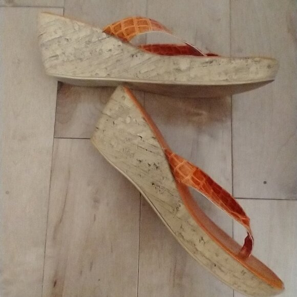 A. Giannetti made in Italy Orange Thongs on Wedges Sandals - Picture 2 of 5